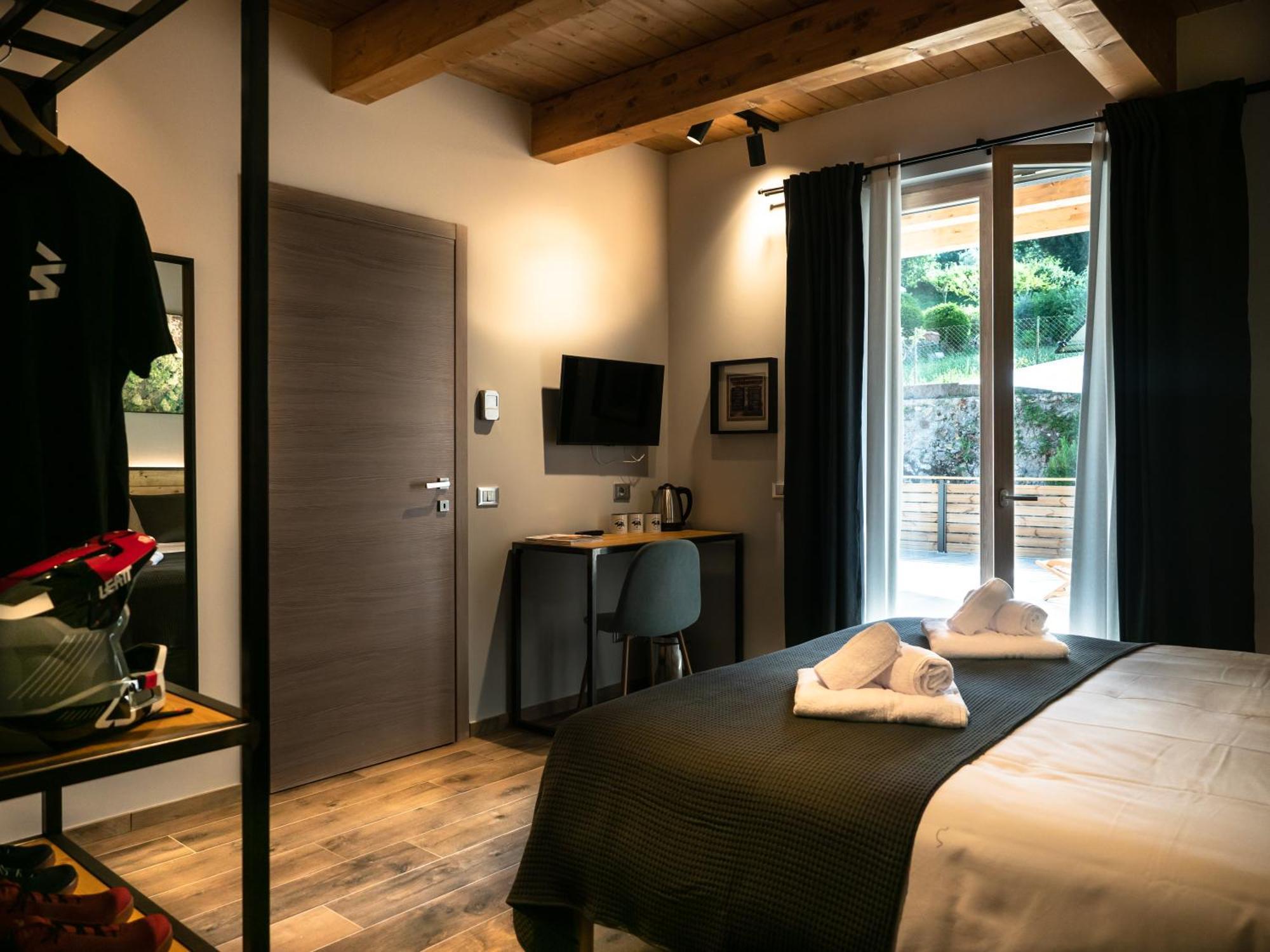 Hotel Sleep 'N' Ride Massa Marittima Exteriér fotografie